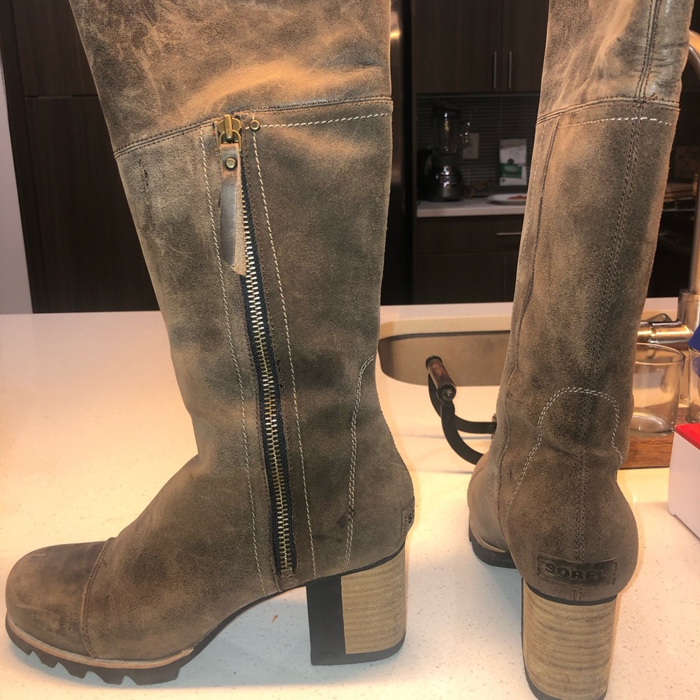 Sorel women’s 9.5 Addington waterproof boots